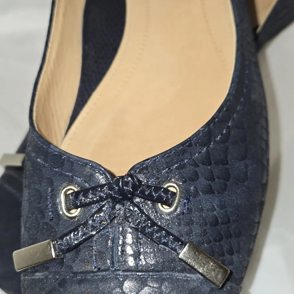 Nuture, Navy Slip Ons size 9 - Picture 2 of 5